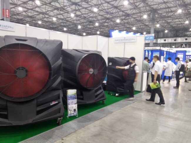 風神や雷神などの大型冷風機