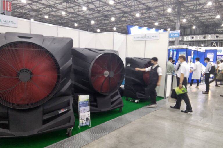 風神や雷神などの大型冷風機