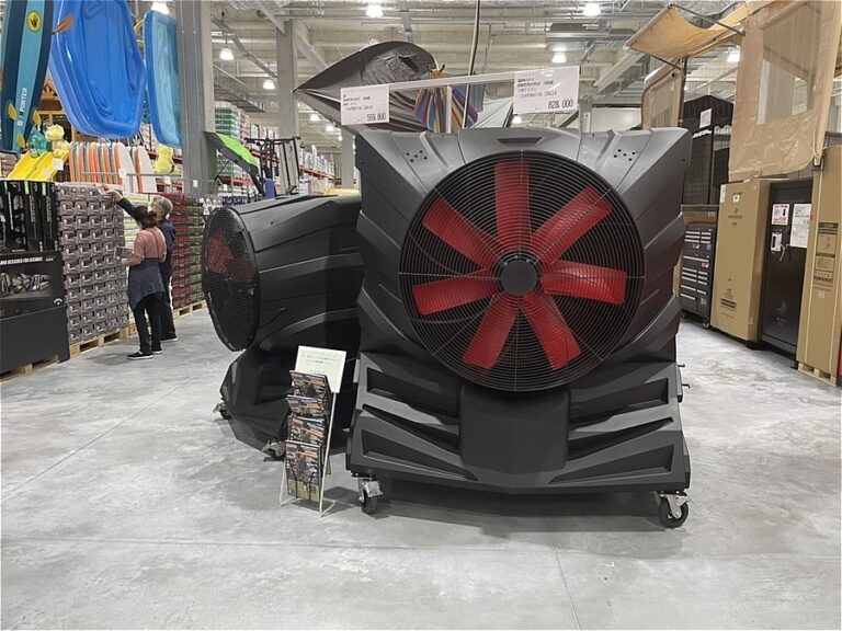 コストコ守山倉庫店様にてアースブロー製品を展示 業務用冷風機 大型｜アースブロージャパンレンタルや倉庫