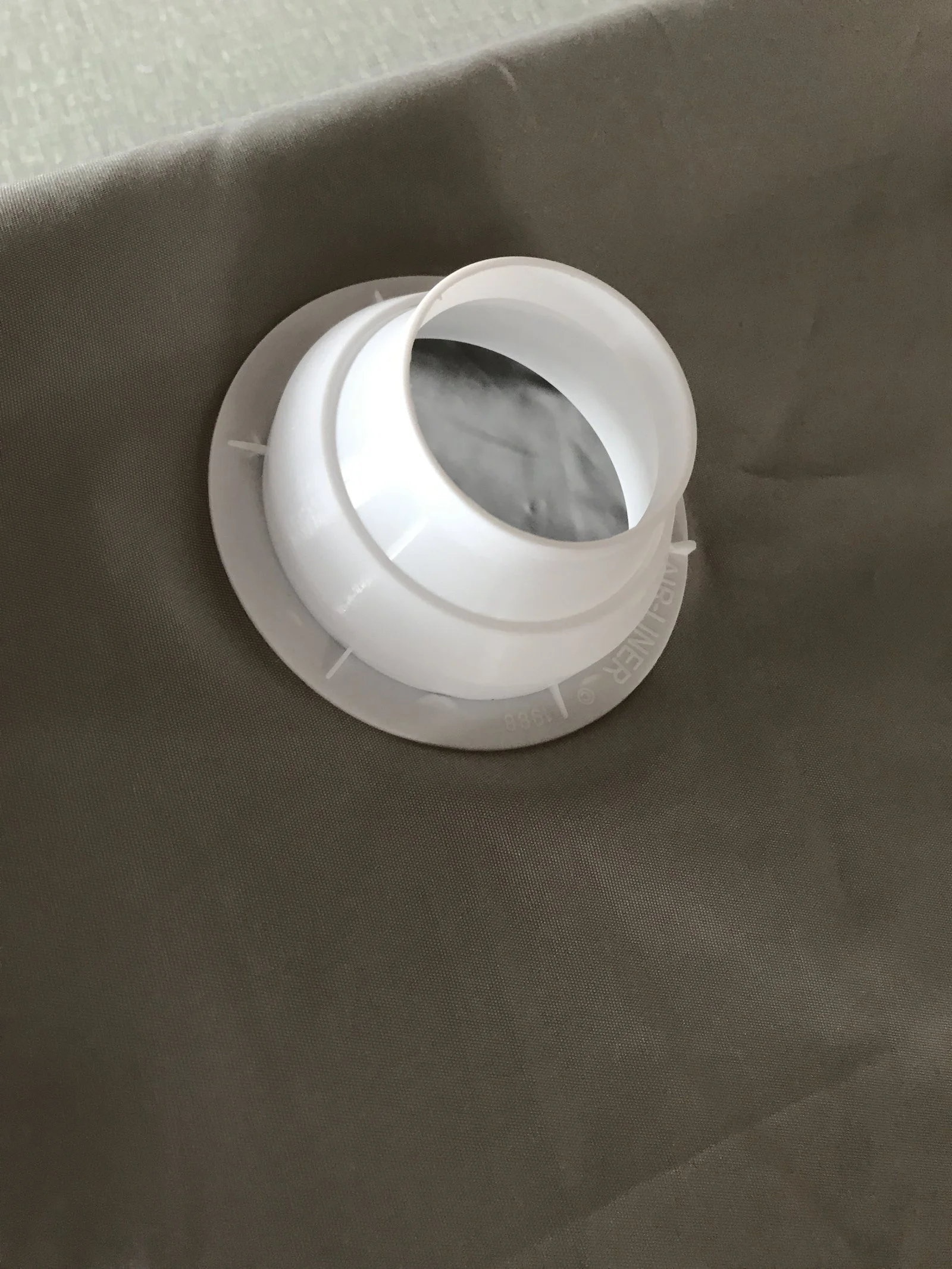 プラスチックノズル